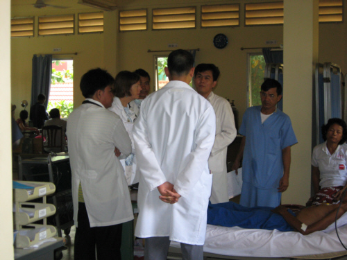 Teaching rounds, Sihanouk Hospital Center of Hope, Phnom Penh
